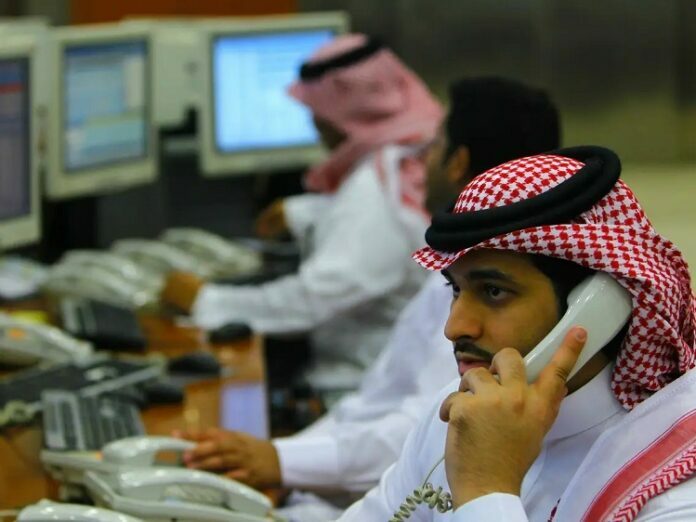 Saudi Arabia A Group That Cheated People And Withdrew Money From Bank Accounts Was Arrested Saudi Arabia A Group That Cheated People And Withdrew Money From Bank Accounts Was Arrested